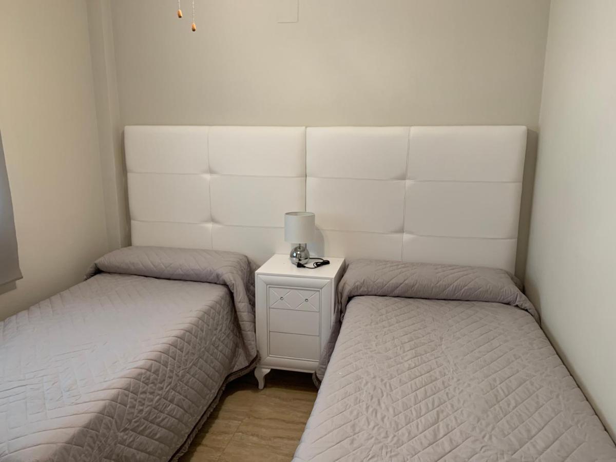 Apartament Aguamarina On The Beach Front Appartamento Mijas Costa Esterno foto