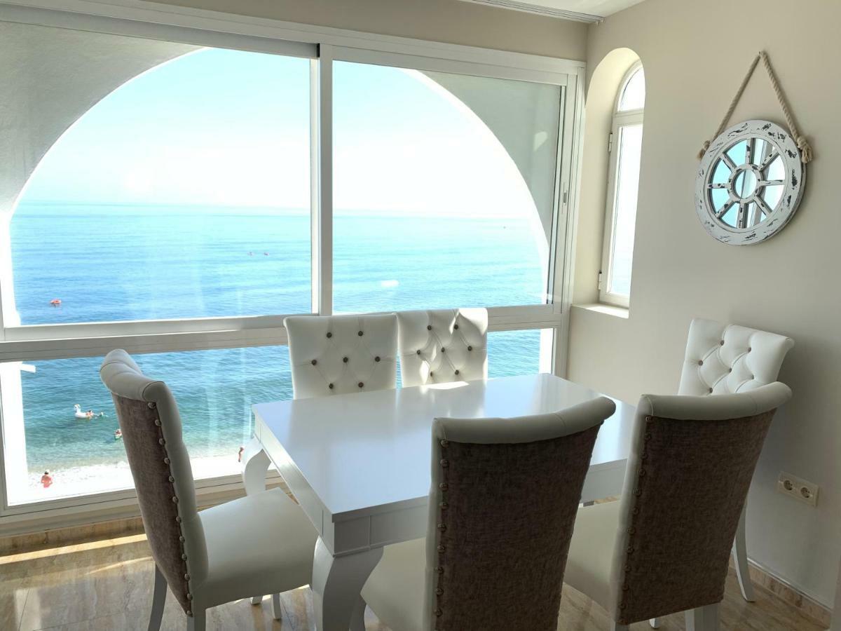 Apartament Aguamarina On The Beach Front Appartamento Mijas Costa Esterno foto