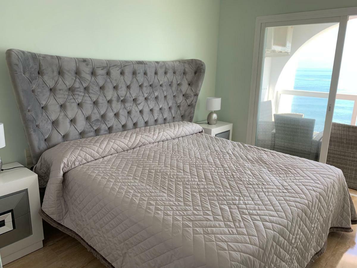 Apartament Aguamarina On The Beach Front Appartamento Mijas Costa Esterno foto