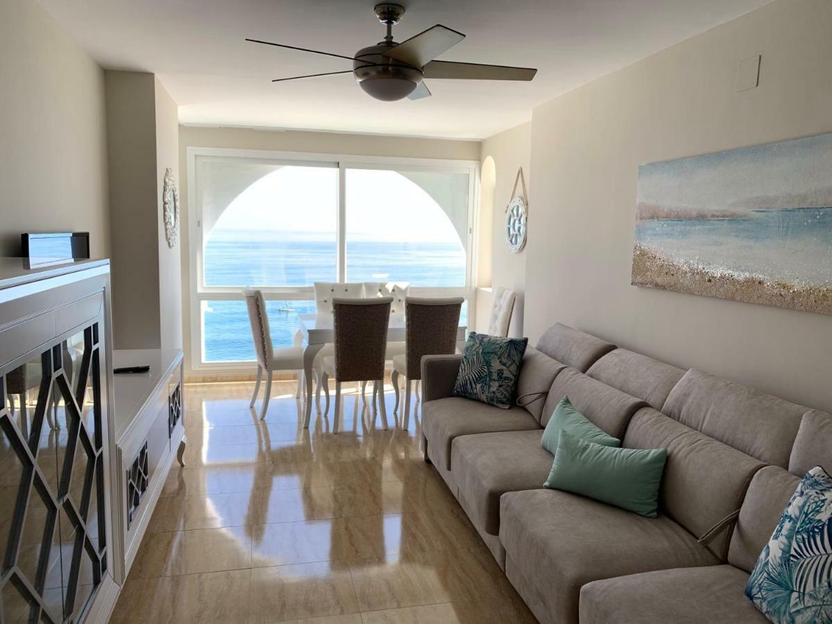Apartament Aguamarina On The Beach Front Appartamento Mijas Costa Esterno foto