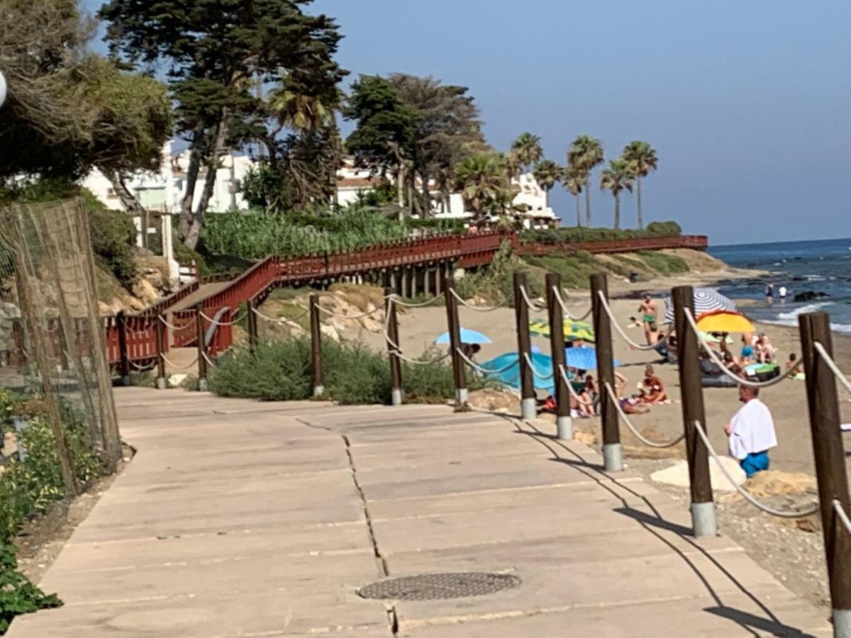 Apartament Aguamarina On The Beach Front Appartamento Mijas Costa Esterno foto