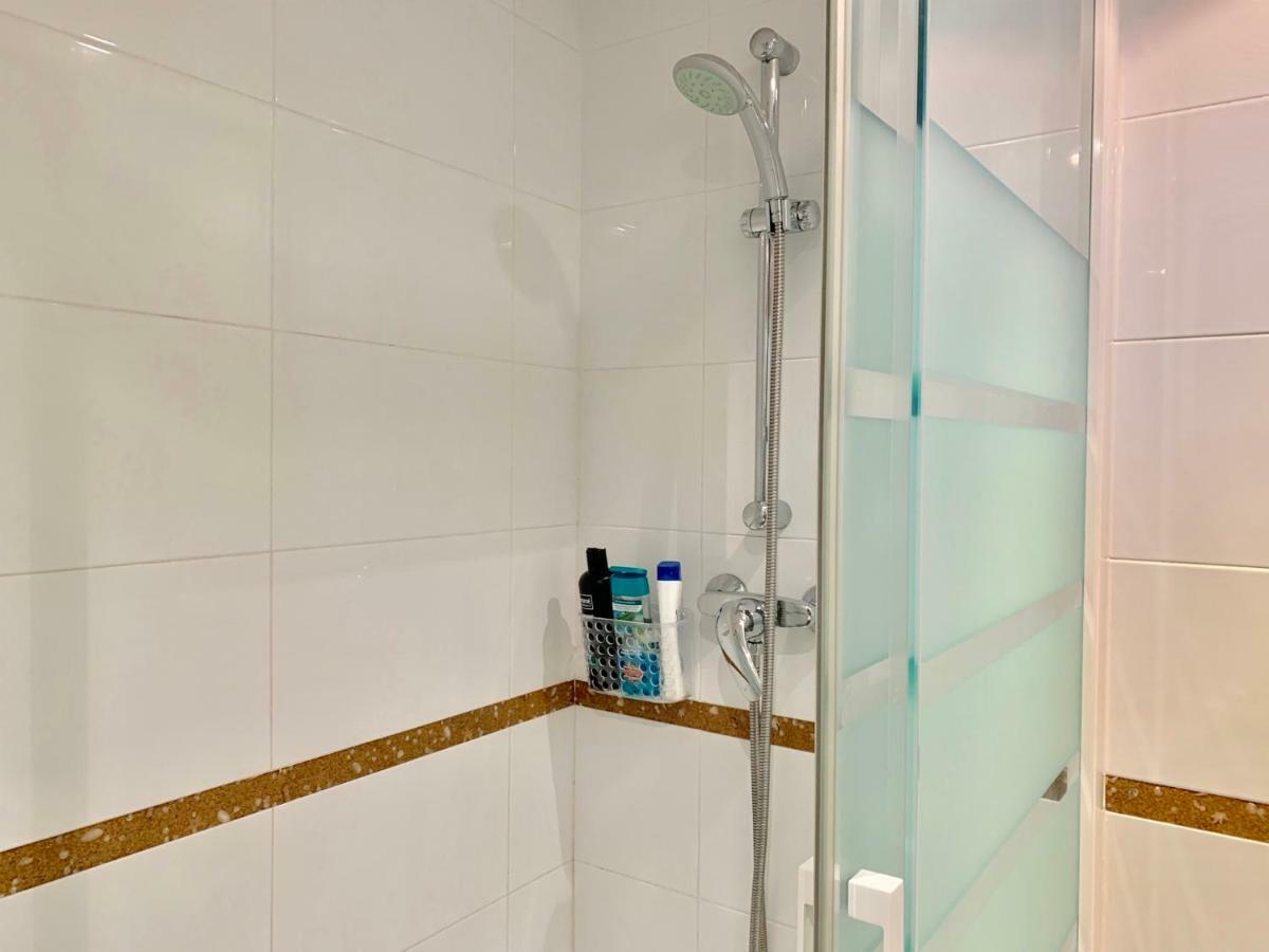 Apartament Aguamarina On The Beach Front Appartamento Mijas Costa Esterno foto
