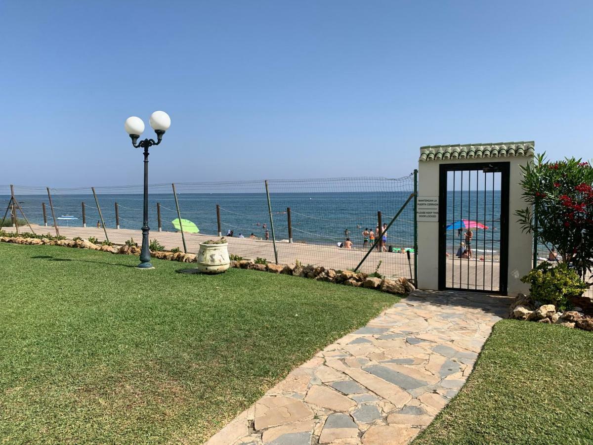 Apartament Aguamarina On The Beach Front Appartamento Mijas Costa Esterno foto