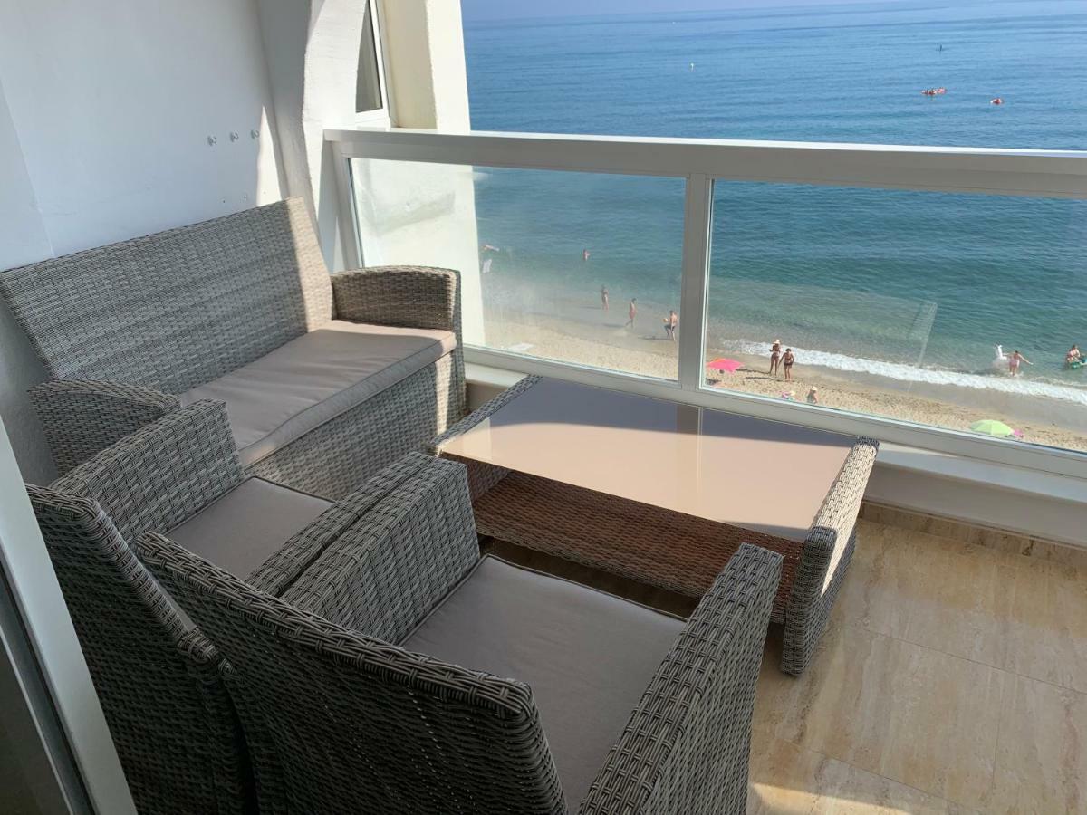 Apartament Aguamarina On The Beach Front Appartamento Mijas Costa Esterno foto