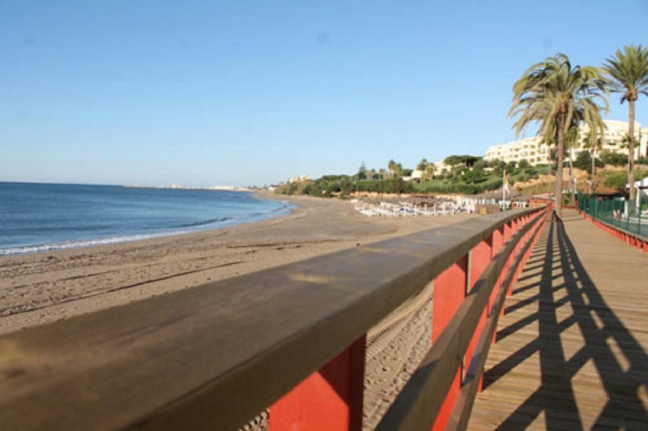 Apartament Aguamarina On The Beach Front Appartamento Mijas Costa Esterno foto