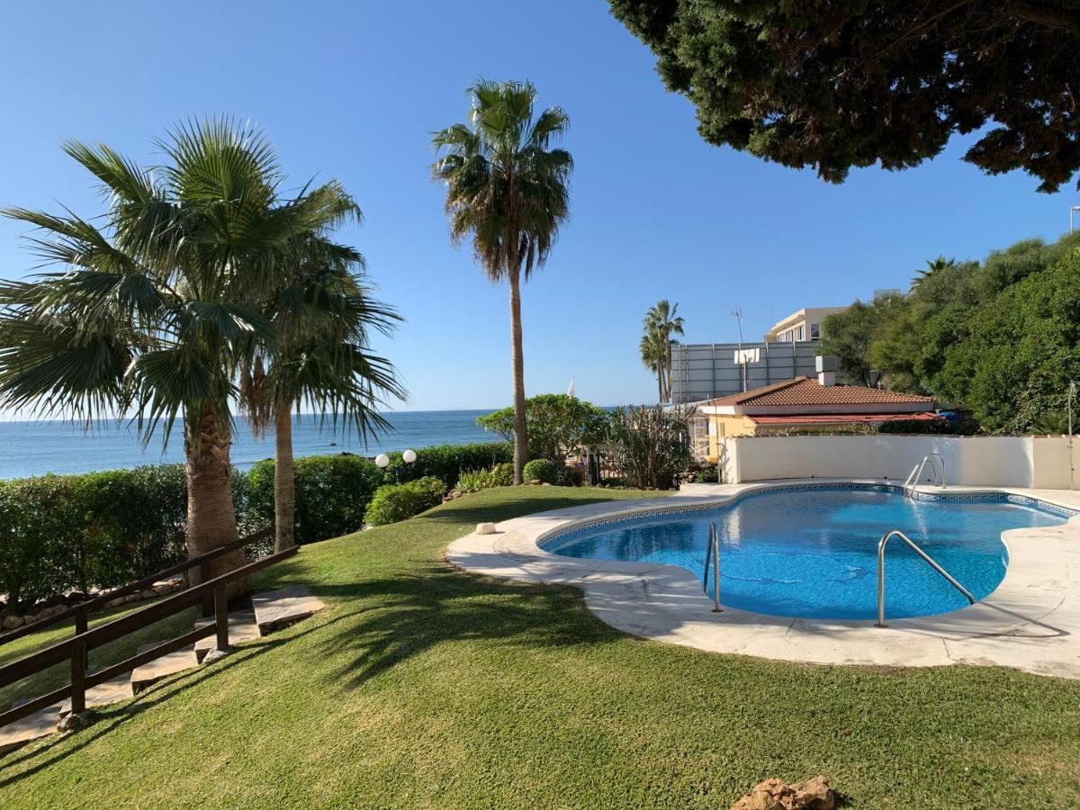 Apartament Aguamarina On The Beach Front Appartamento Mijas Costa Esterno foto