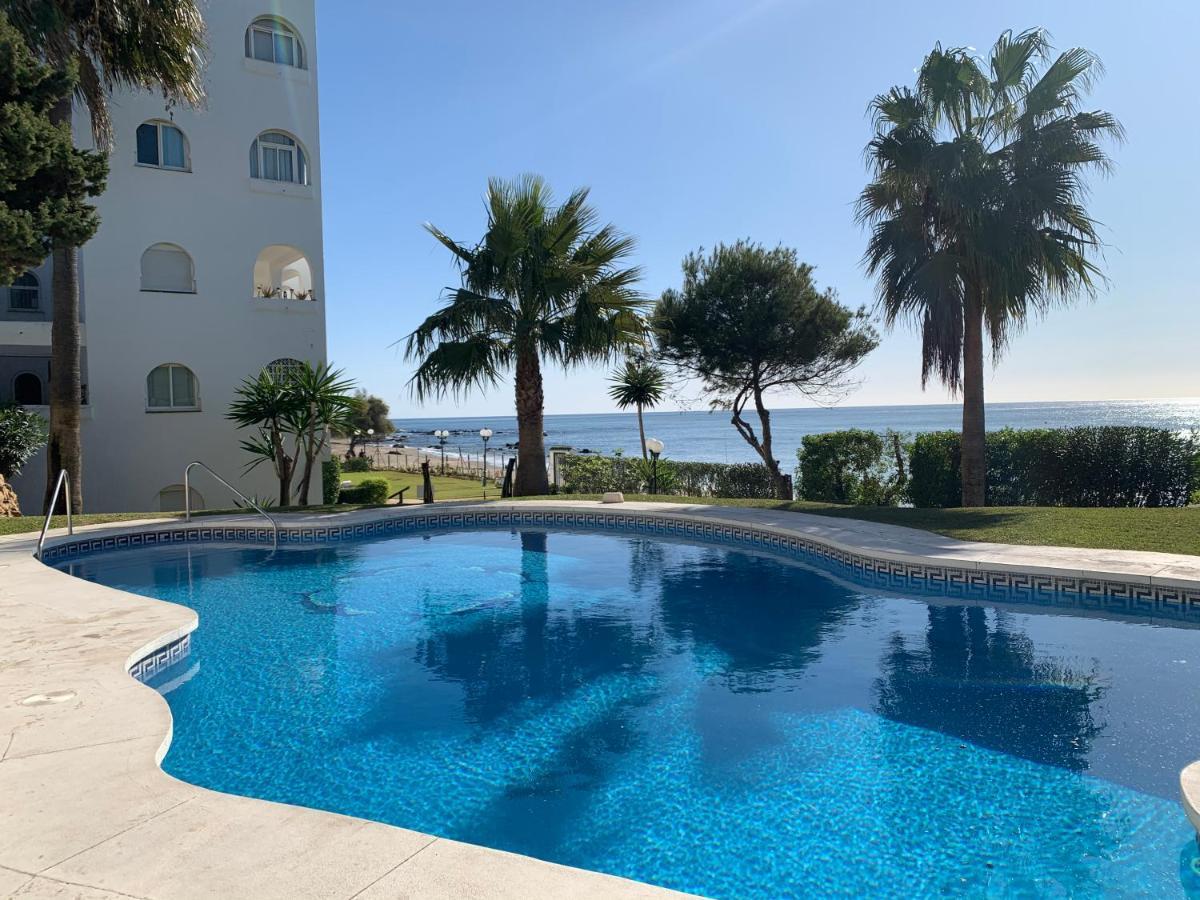 Apartament Aguamarina On The Beach Front Appartamento Mijas Costa Esterno foto